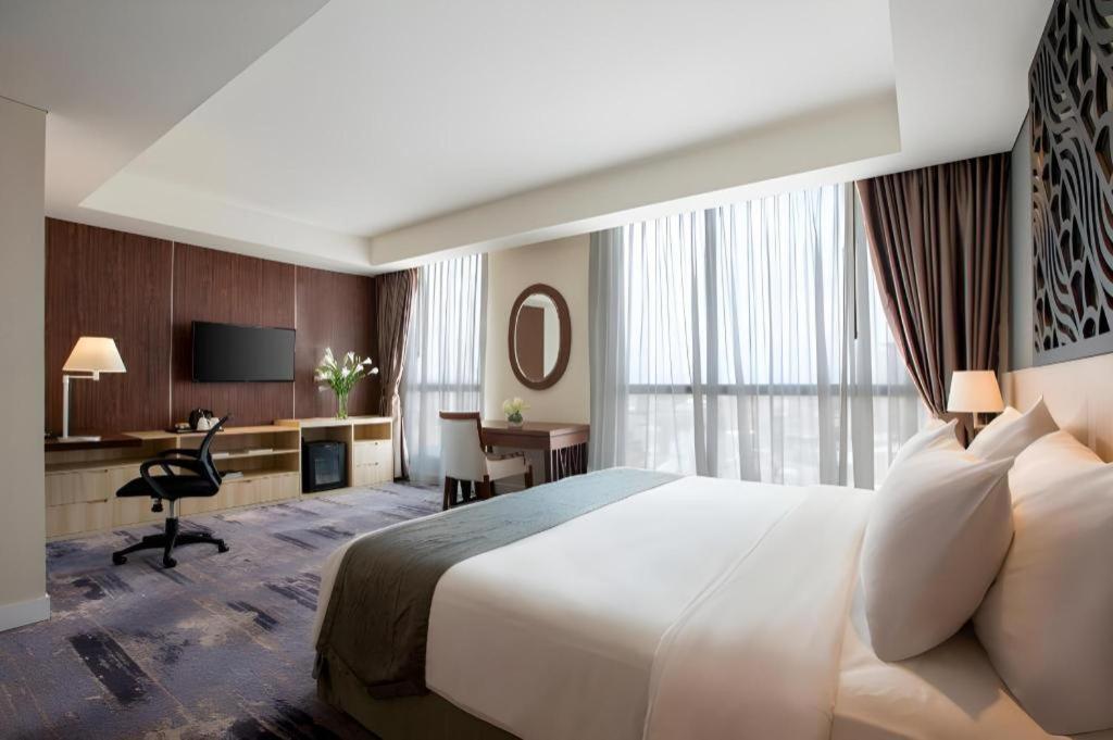 Hotel Grandhika Pemuda Semarang Zewnętrze zdjęcie